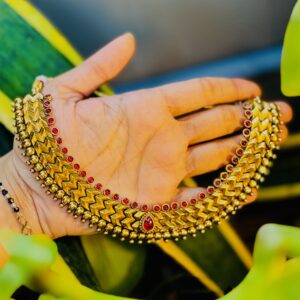 Antique zigzag choker