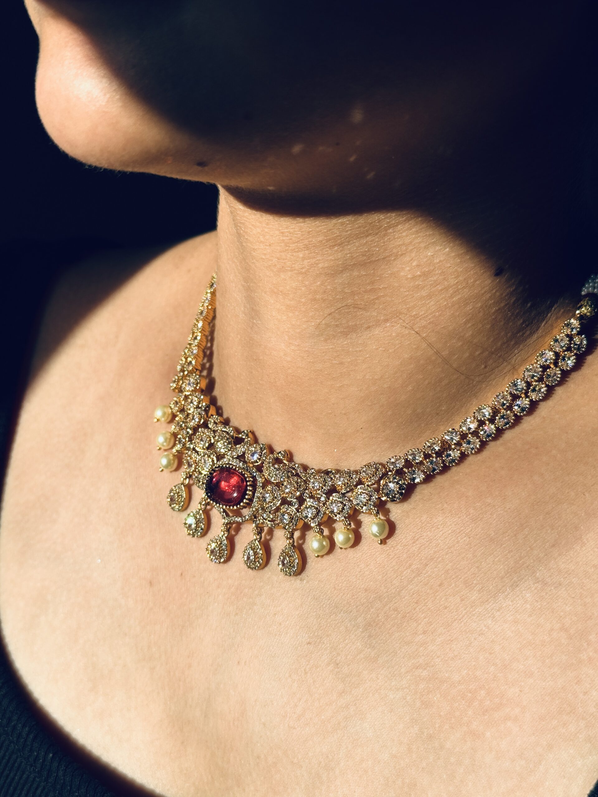 Royal Elegance Stone-Changeable Necklace Set - Image 2